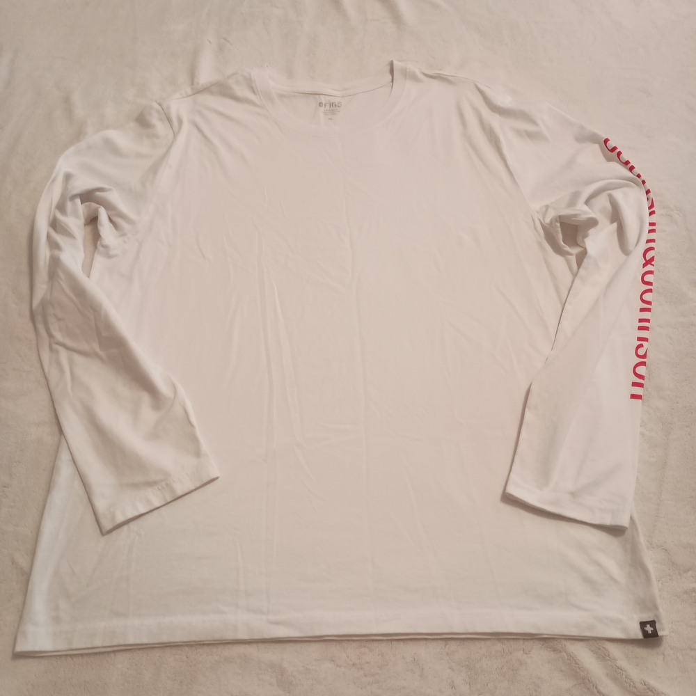 Figs Super Soft Long Sleeve Under Scrub Men's Size XL White J&J Graphic